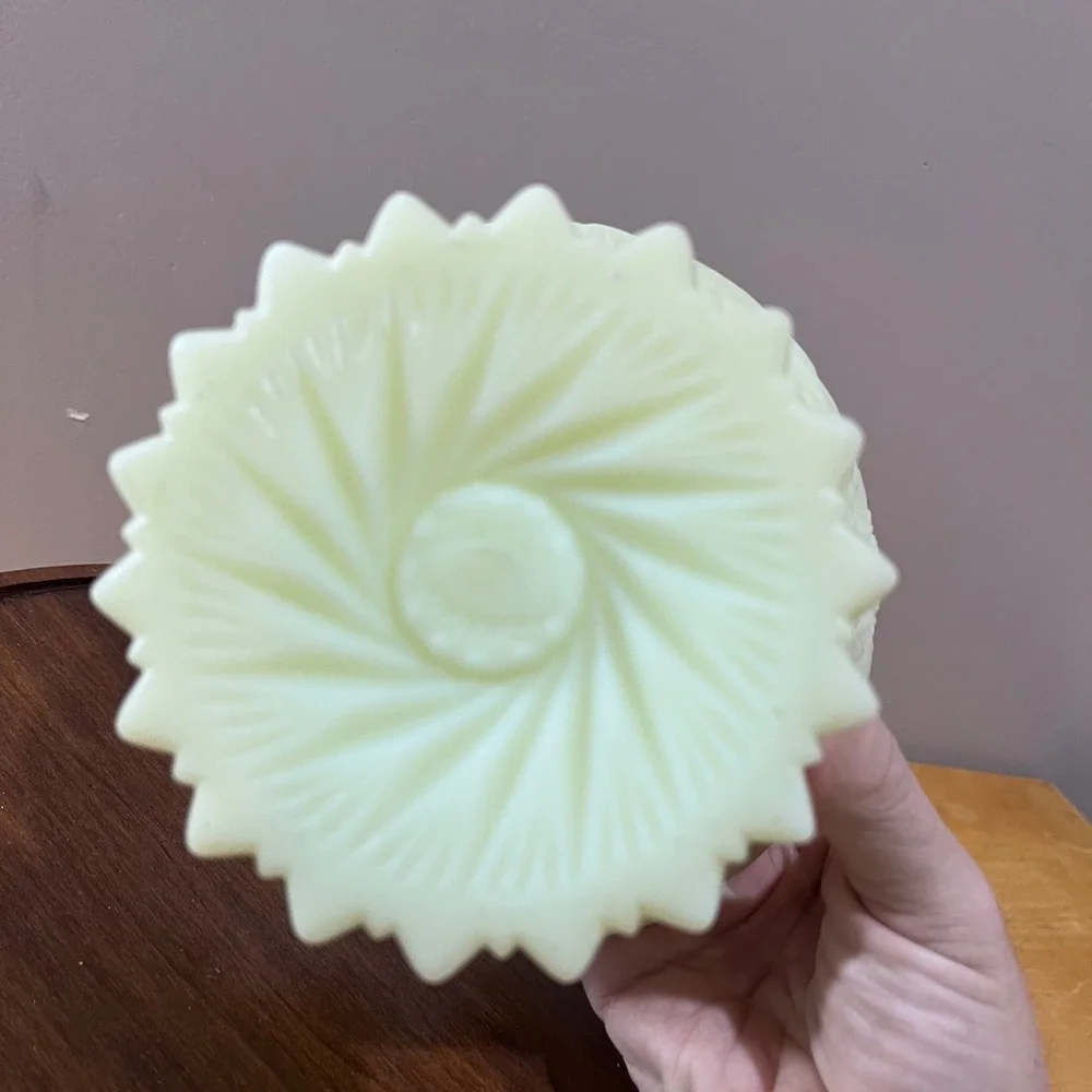 Vtg Fenton Custard Uranium Glass Daisy and Button Compote Pedestal Bowl Yellow